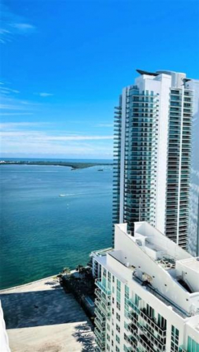 Airbnb-friendly Balcony Brickell Condo with parking